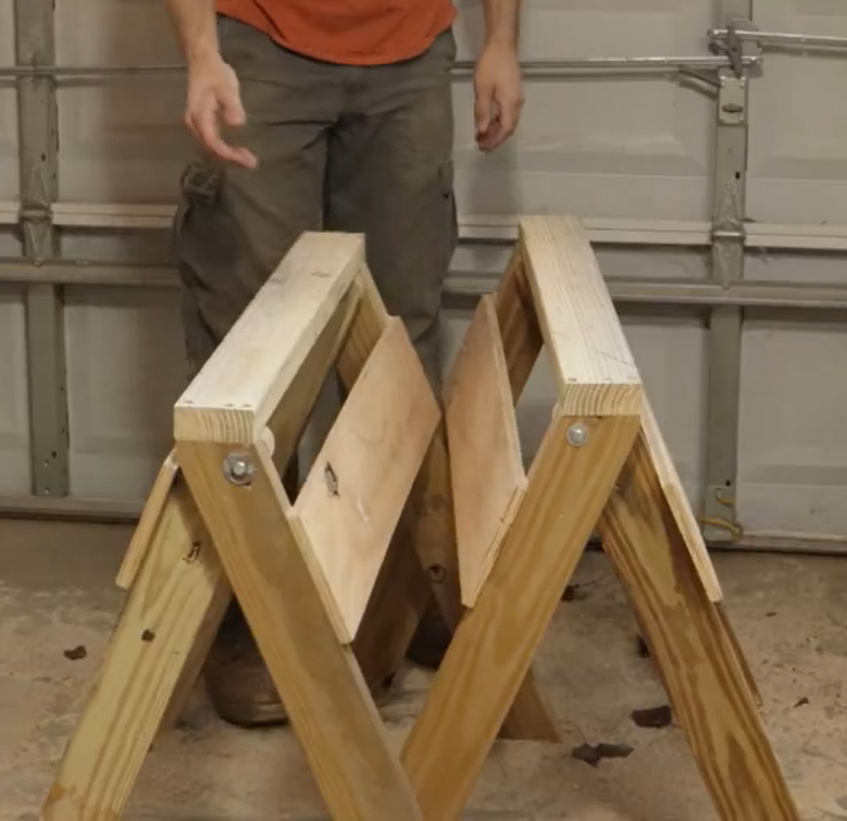 Easy to Build Foldable Saw Horse Build Plans